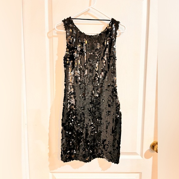 FINAL PRICE Aryn K Sequined Semi-Form Fitting Cocktail Dress - Picture 1 of 4